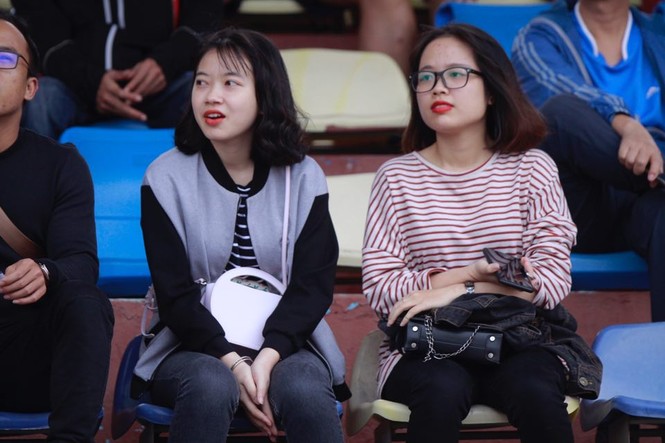 CĐV phủ kín khán đài Hàng Đẫy, tiếp lửa cho Siêu Cup Quốc gia - ảnh 2
