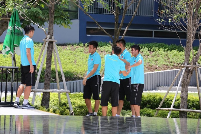 Tuyển Việt Nam chỉ tập thể dục sau trận thắng Thái Lan - ảnh 8