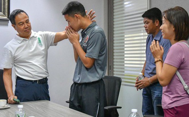 Cầu thủ U15 Thái Lan đấm đối thủ đội Malaysia đến FAT nhận lỗi - ảnh 1