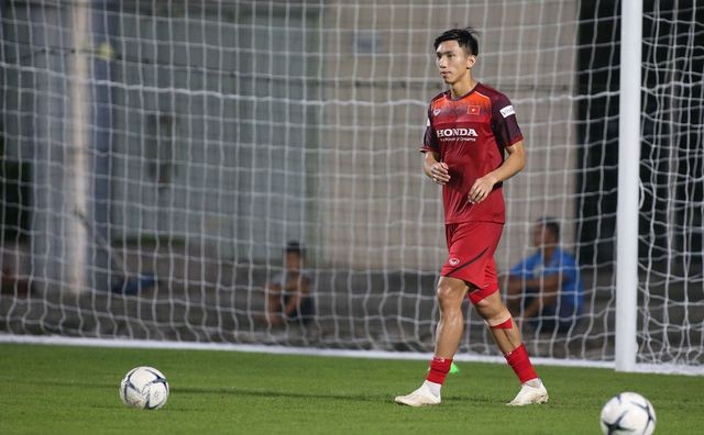Bầu Hiển: 'Văn Hậu chắc đá SEA Games, thầy Park không phải lo' - ảnh 1