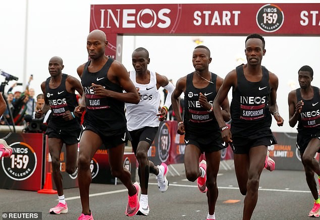 Chạy marathon dưới 2 giờ, Eliud Kipchoge lập kỳ tích trong lịch sử điền kinh - ảnh 1