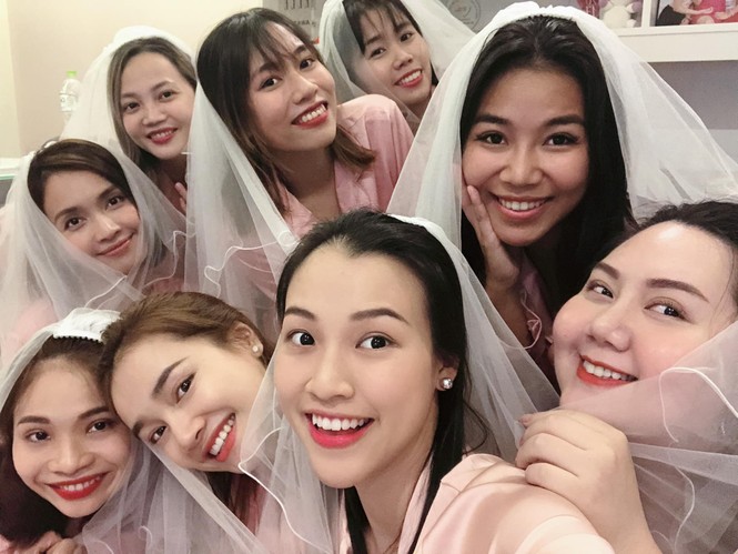 MC Hoàng Oanh hé lộ ảnh cưới, úp mở về chú rể - ảnh 5