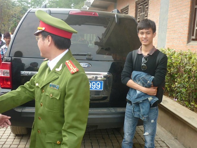 Bộ Công an đề nghị làm rõ vụ 2 xe biển xanh trùng số - ảnh 2