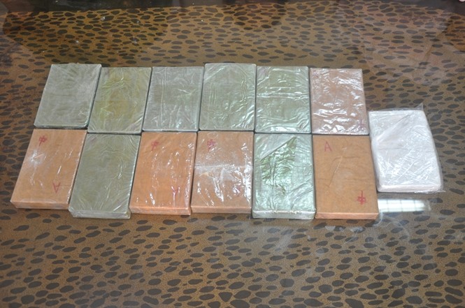 Bắt bà trùm ma túy cùng 13 bánh heroin - ảnh 1