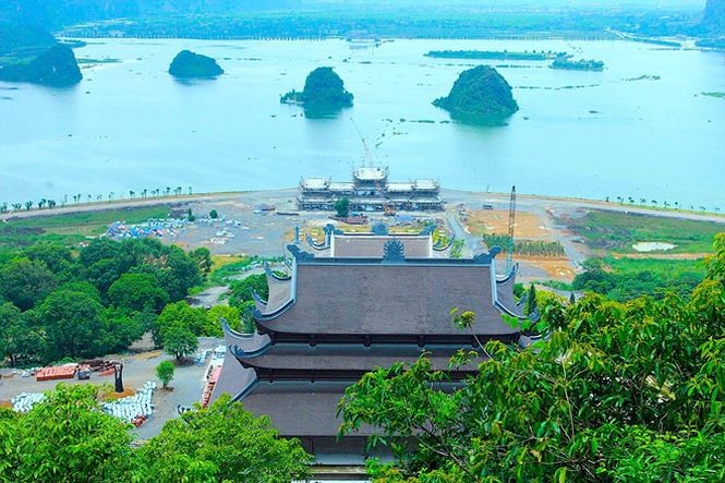 Cận cảnh thiên thạch 600.000USD và ngôi chùa lớn nhất Việt Nam - ảnh 3