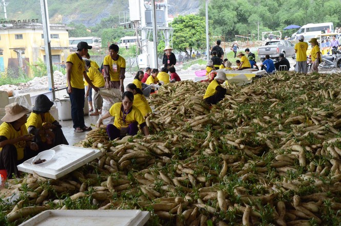 Cận cảnh khu bếp có 800 tình nguyện viên phục vụ Đại lễ Vesak 2019 - ảnh 4