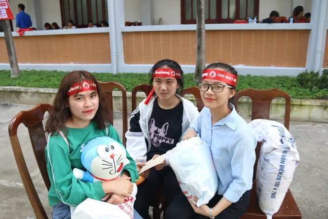 Ngắm nữ sinh Đà Nẵng tham gia Chủ nhật Đỏ - ảnh 9