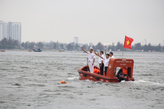 Chào những anh hùng nằm lại biển khơi - ảnh 3