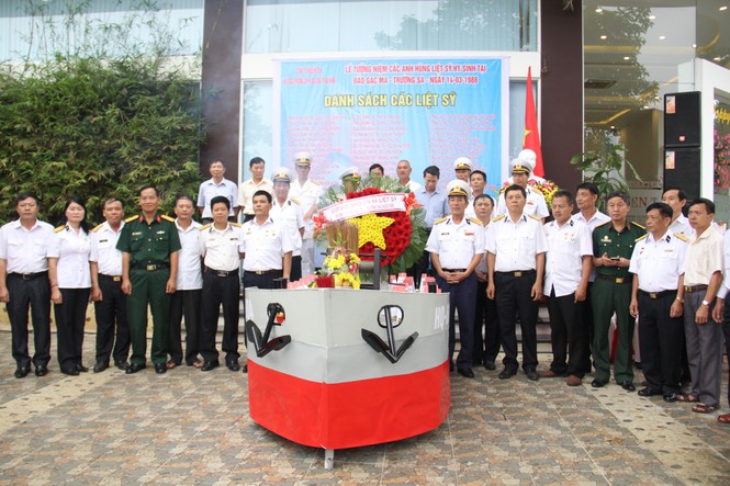 Chào những anh hùng nằm lại biển khơi - ảnh 1
