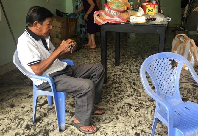 Giục “chú ôm cổ con”, nam thanh niên cứu cụ già thoát khỏi đám cháy - ảnh 1