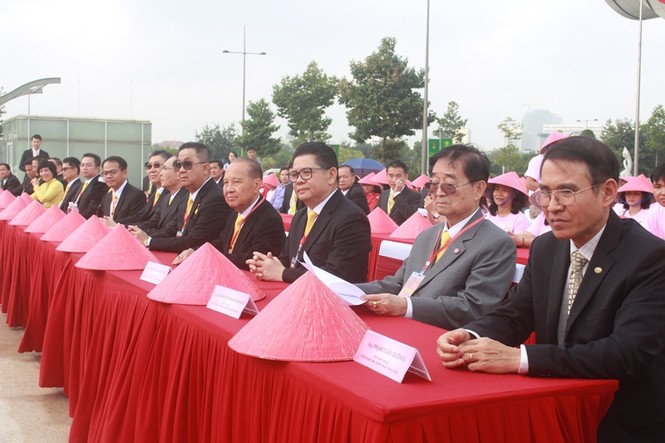 Ngày hội 'Sắc hồng nhân ái' hội tu hơn 1.000 tình nguyện viên - ảnh 1