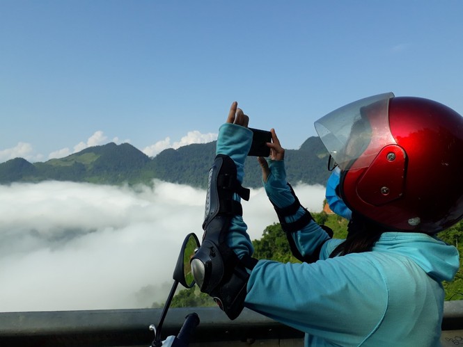 Phượt thủ mê mẩn vẻ đẹp mây phủ trên núi Cổng trời Quản Bạ - ảnh 6