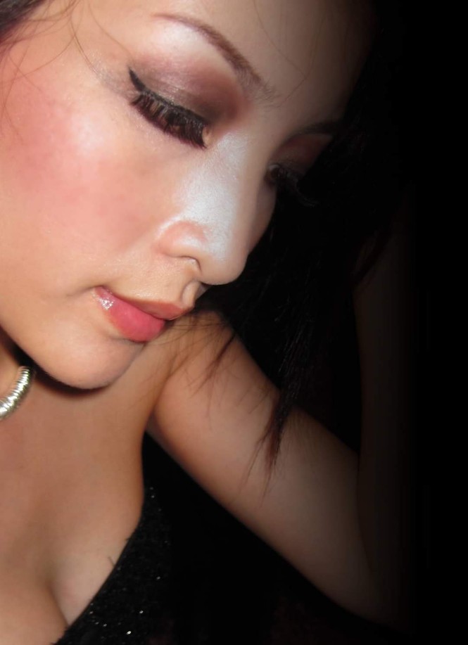 Linh Nga sexy không kém “nữ thần” Monica Bellucci - ảnh 8
