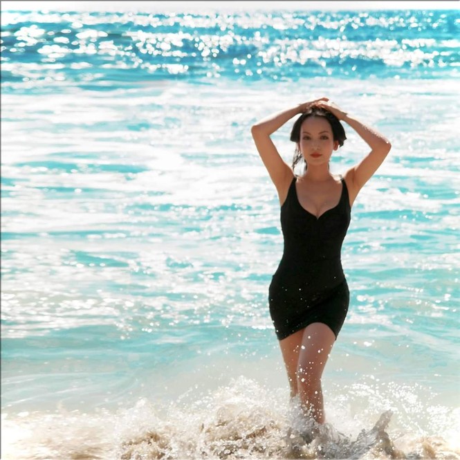 Linh Nga sexy không kém “nữ thần” Monica Bellucci - ảnh 5