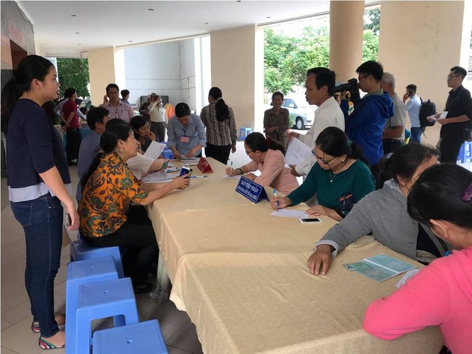 Bí thư Thành uỷ TPHCM tiếp xúc cử tri Thủ Thiêm - ảnh 1