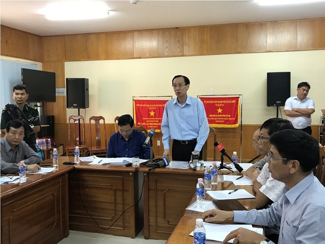 TPHCM khẩn cấp di dời dân, chằng chống nhà cửa ứng phó bão số 9 - ảnh 5