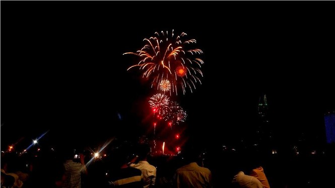 TPHCM sẵn sàng cho màn trình diễn pháo hoa chào năm mới 2019 - ảnh 1