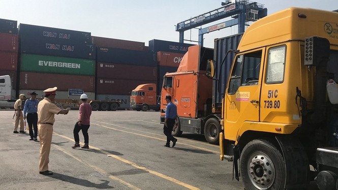Phát hiện nhiều tài xế container ở cảng Cát Lái dương tính ma tuý - ảnh 1
