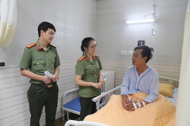 Cấp hộ chiếu tận giường bệnh cho người dân muốn đi nước ngoài điều trị - ảnh 1