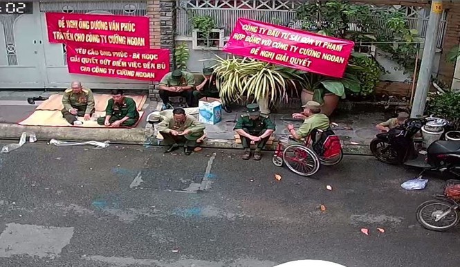 Đóng cửa công ty vì bị nhóm người ‘khủng bố’ đòi nợ - ảnh 2