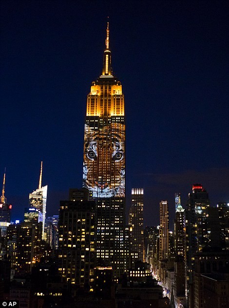 ‘Vua sư tử’ Cecil được tưởng nhớ trên tòa nhà Empire State - ảnh 4