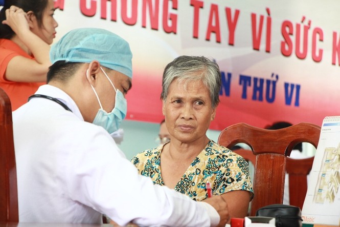 Tiền Phong chung tay chia sẻ khó khăn cùng bà con nghèo - ảnh 11