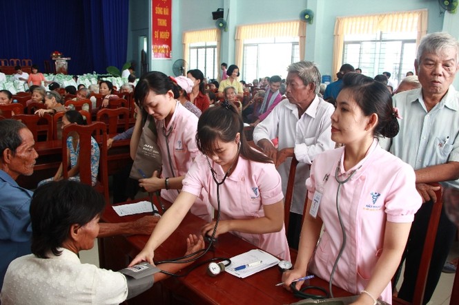 Tiền Phong chung tay chia sẻ khó khăn cùng bà con nghèo - ảnh 12