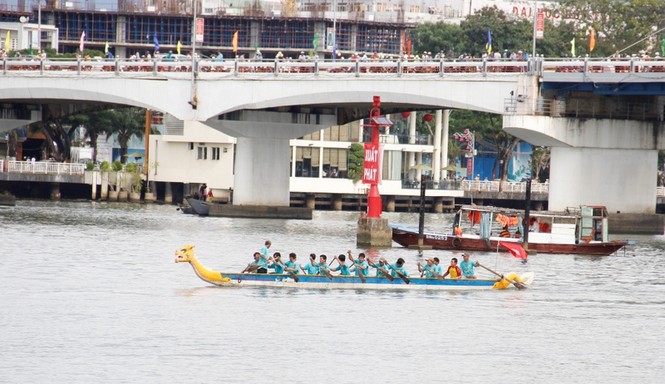 Tưng bừng hội đua thuyền truyền thống trên sông Hàn - ảnh 4