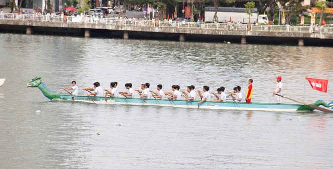 Tưng bừng hội đua thuyền truyền thống trên sông Hàn - ảnh 6