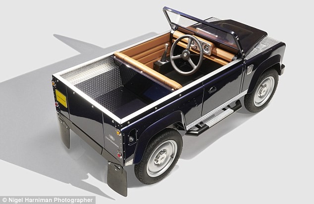 Kinh ngạc siêu xe đồ chơi Land Rover giá 330 triệu đồng - ảnh 4
