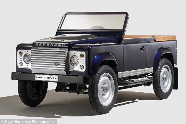 Kinh ngạc siêu xe đồ chơi Land Rover giá 330 triệu đồng - ảnh 1