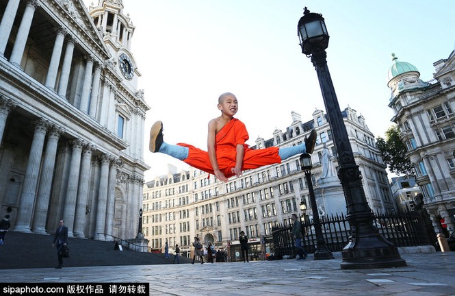 Tròn mắt nhìn võ tăng Thiếu Lâm tung tuyệt chiêu giữa London - ảnh 6