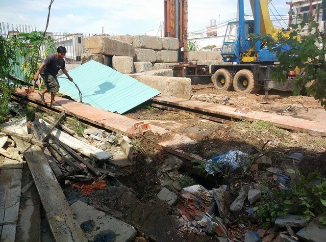Thục mạng tháo chạy khi bê tông công trình đổ sập - ảnh 5