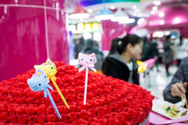 Nữ sinh Trung Quốc ‘phát sốt’ với căng-tin phong cách Hello Kitty - ảnh 6