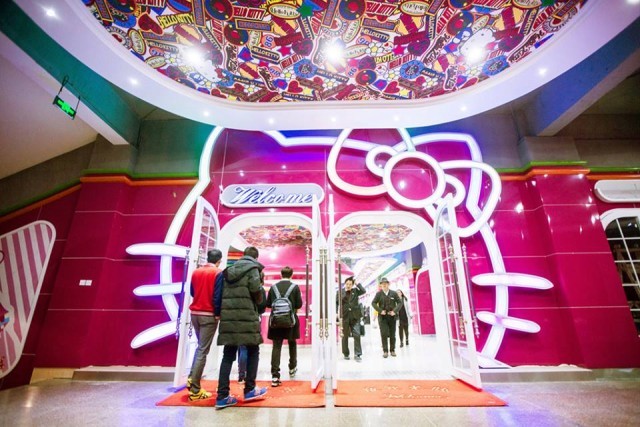 Nữ sinh Trung Quốc ‘phát sốt’ với căng-tin phong cách Hello Kitty - ảnh 1