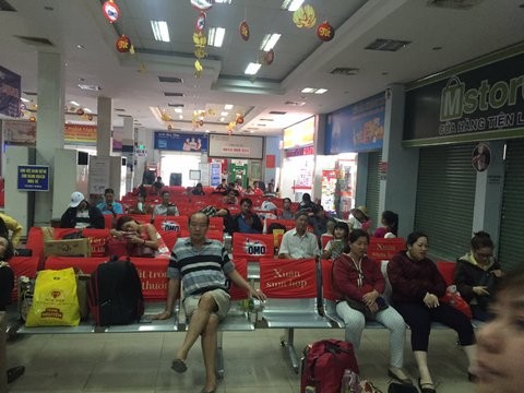 Bến xe Miền Đông, ga Sài Gòn chiều cuối năm - ảnh 4