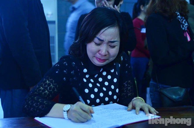 Thành viên Bức Tường mang hoa ban viếng Trần Lập - ảnh 10