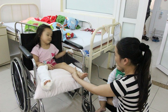 Khoanh vùng nghi can vụ côn đồ xông vào nhà chém người - ảnh 1