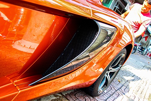 Chi tiết siêu xe McLaren 650S mui trần của đại gia Sài Gòn - ảnh 8