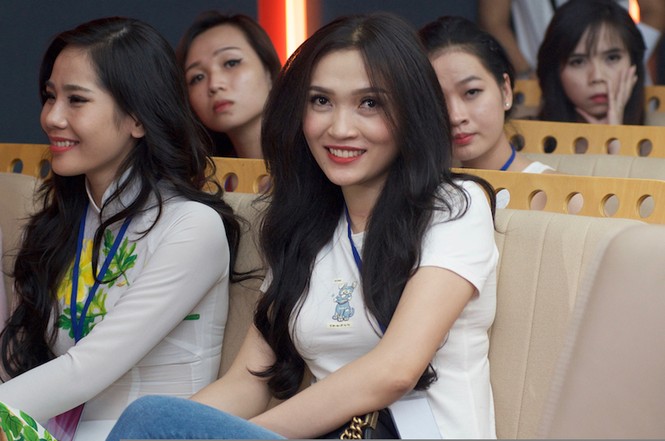 Thí sinh HHVN chia sẻ kinh nghiệm giảm cân bằng... táo và cà chua - ảnh 1