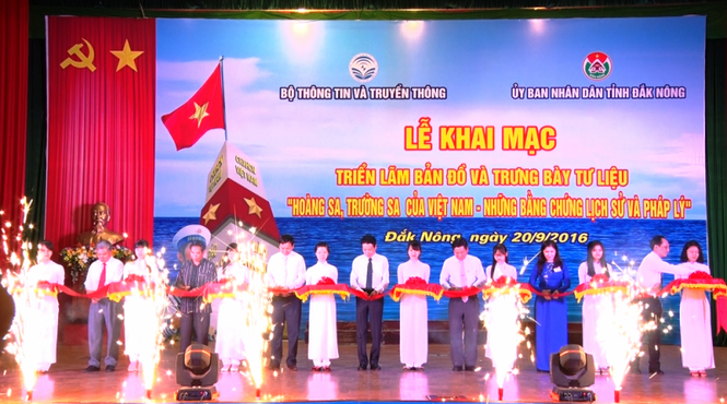 Triển lãm tài liệu Trường Sa, Hoàng Sa là của Việt Nam - ảnh 1
