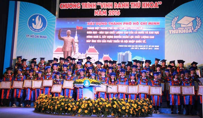 TPHCM vinh danh 83 thủ khoa các trường đại học, cao đẳng - ảnh 5