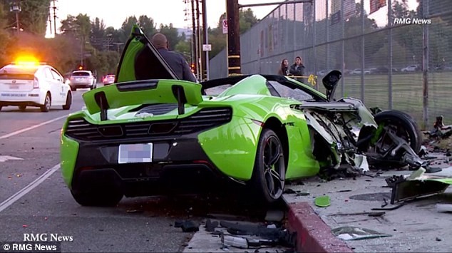Buốt ruột nhìn siêu xế Spider McLaren nát bét sau tai nạn - ảnh 6