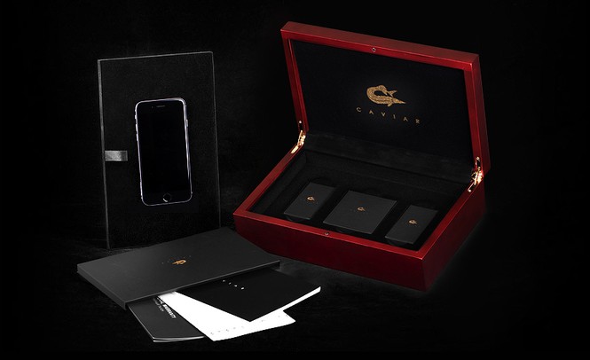 iPhone 7 vỏ vàng khắc chân dung Donald Trump giá 3.000 USD - ảnh 3