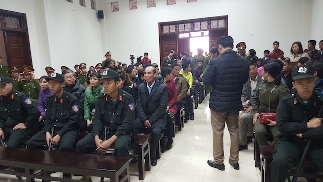 Hình ảnh kỳ lạ của hung thủ vụ thảm án Quảng Ninh tại toà - ảnh 1