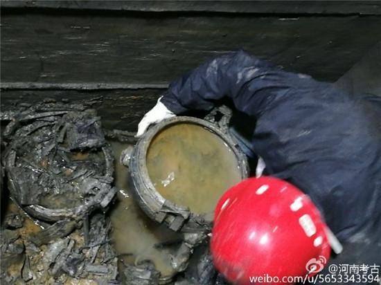 Tìm thấy món 'canh thịt bò' ngàn năm tuổi trong cổ mộ - ảnh 1