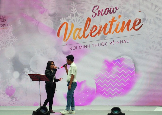 Giới trẻ đổ về Thung lũng tình yêu Đà Lạt ngày Valentine - ảnh 2