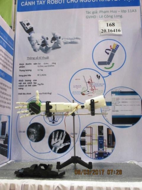 Nam sinh chế 'cánh tay robot' sang Mỹ dự thi quốc tế - ảnh 2