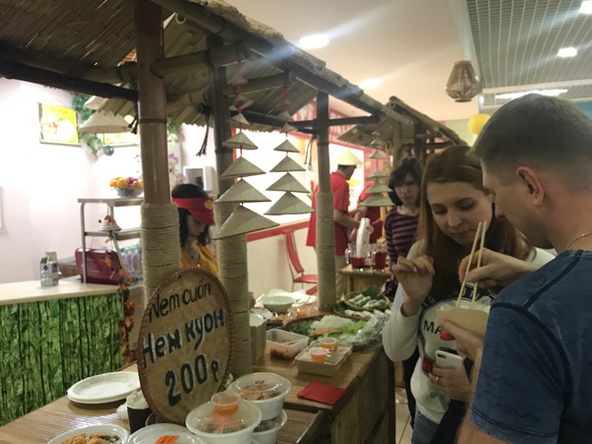 Rực rỡ Festival thức ăn đường phố Việt tại Nga - ảnh 16