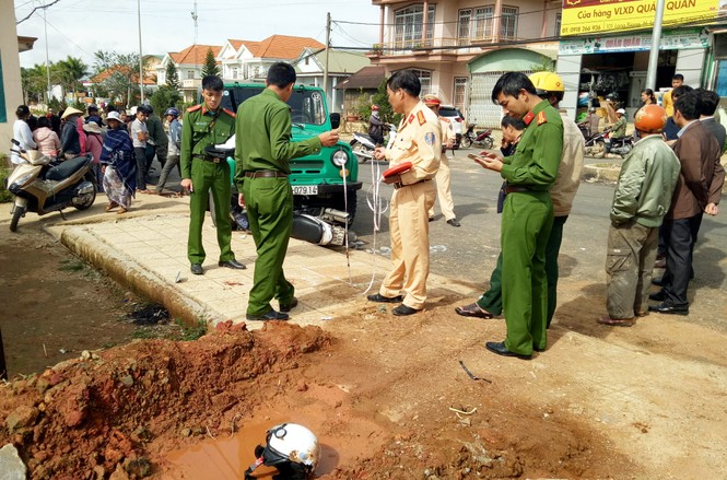 Tai nạn liên hoàn trên đường vào khu du lịch, 3 người thương vong - ảnh 1